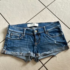 Abercrombie & Fitch cuffed frayed denim shorts